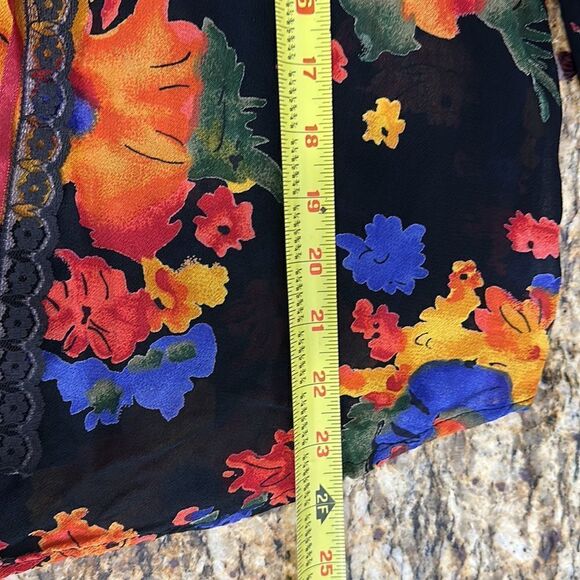 Chico’s Design Colorful Floral Print Button Snap Closure Blouse Size M - Picture 9 of 10